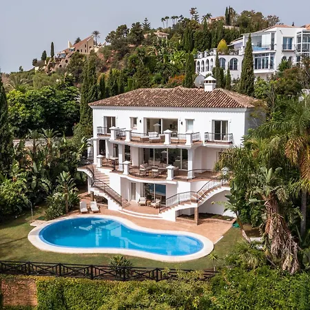 Luxurious 7 Bed Frontline Golf In La Quinta *