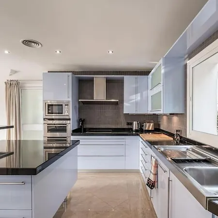 Luxurious 7 Bed Frontline Golf In La Quinta * Malaga