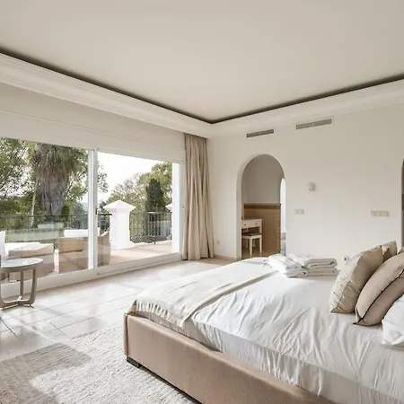 Luxurious 7 Bed Frontline Golf In La Quinta