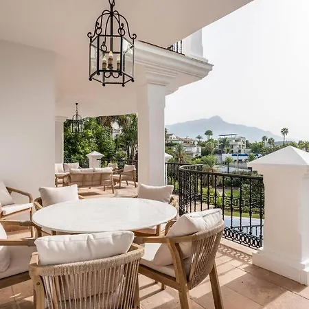 Villa Luxurious 7 Bed Frontline Golf In La Quinta Malaga