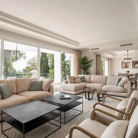 Luxurious 7 Bed Frontline Golf In La Quinta Villa
